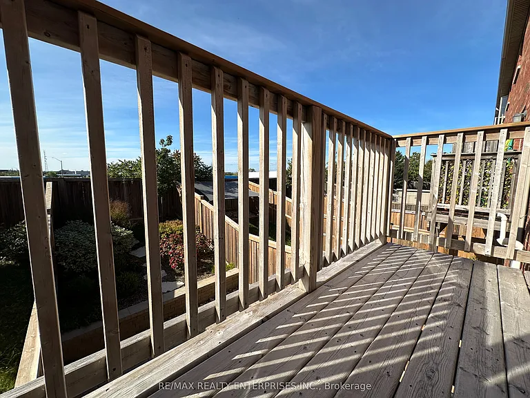 69 Edenrock Dr — Photo 16