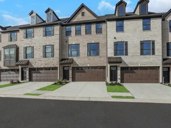 1090 Crimson Dr, Lawrenceville, GA 30046