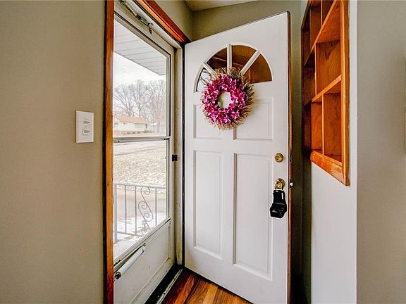3rd image of 225 Bexley Dr