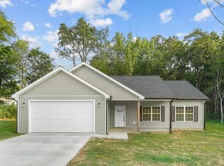 20 Lakeshore Dr, Mayfield, KY 42066