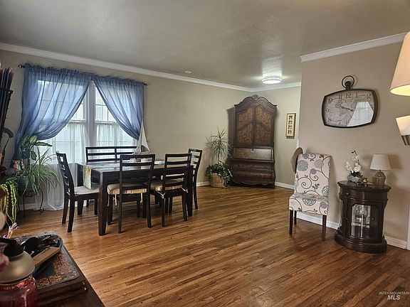 4th image of 1640 Willow Ln