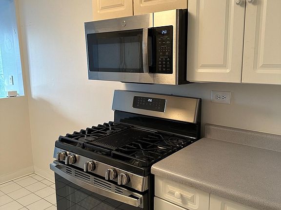 3rd image of 2100 Valencia Dr APT 311B