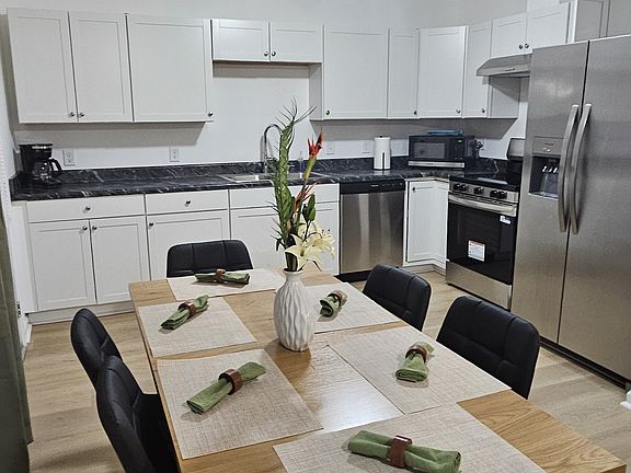 Dining/Kitchen