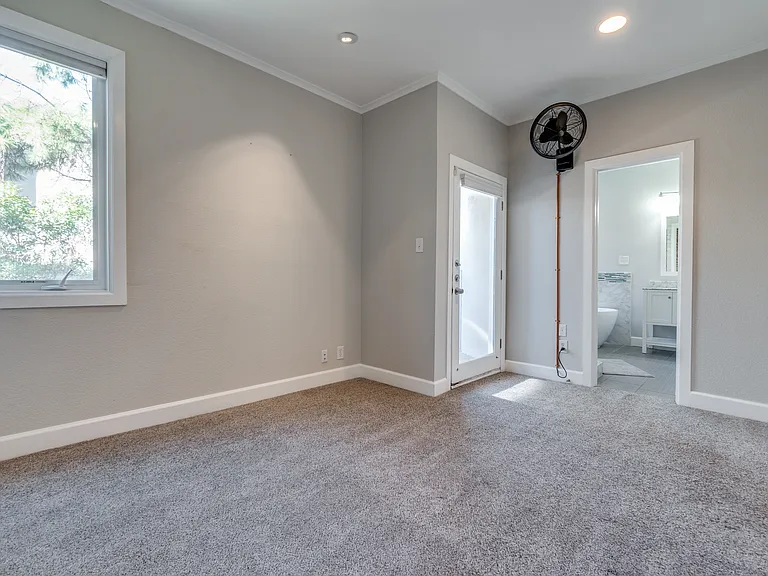 4040 Avondale Ave #402 — Photo 15