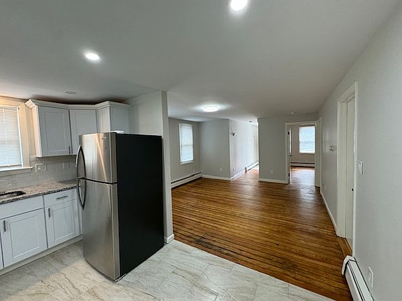 4th image of 139 Bradford St #1