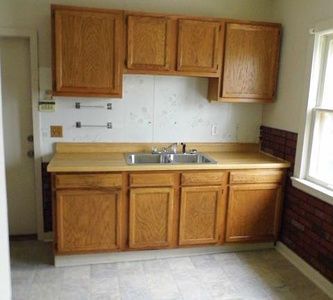 3rd image of 3608 E 144th St