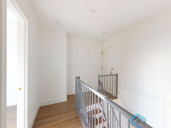 3rd image of 1050 Dean St #Penthouse