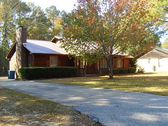 2nd image of 2200 Treetop Ln