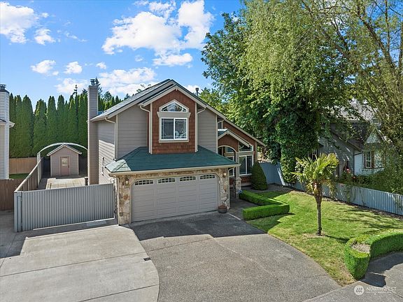 2nd image of 3601 Olympic Street SE