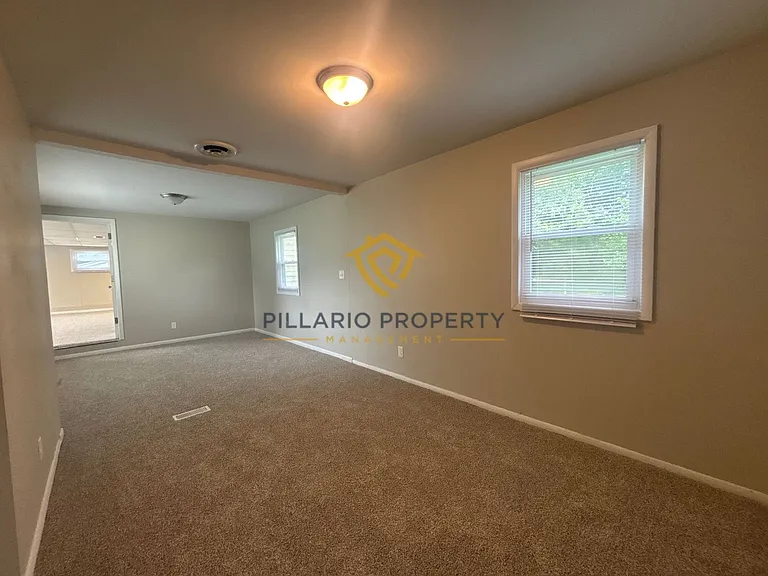 1112 Earhart St — Photo 14