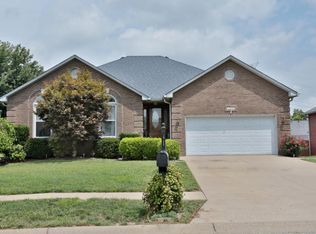5110 Hunters Point Cir, Louisville, KY 40216