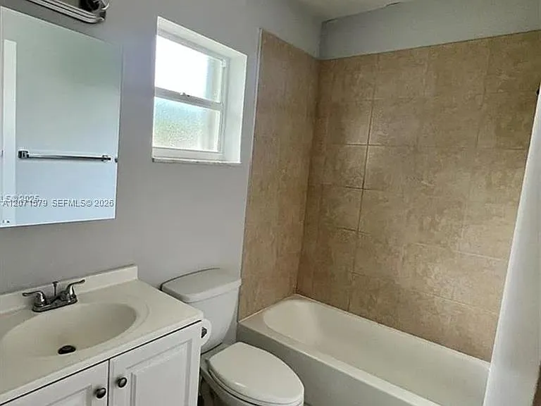 1824 Monroe St #8 — Photo 9