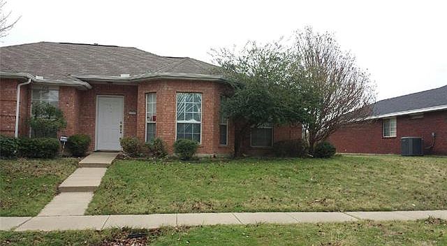 2nd image of 716 Berry Ln