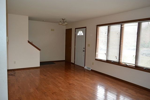 1st image of 1401 N Rock Run Dr APT A