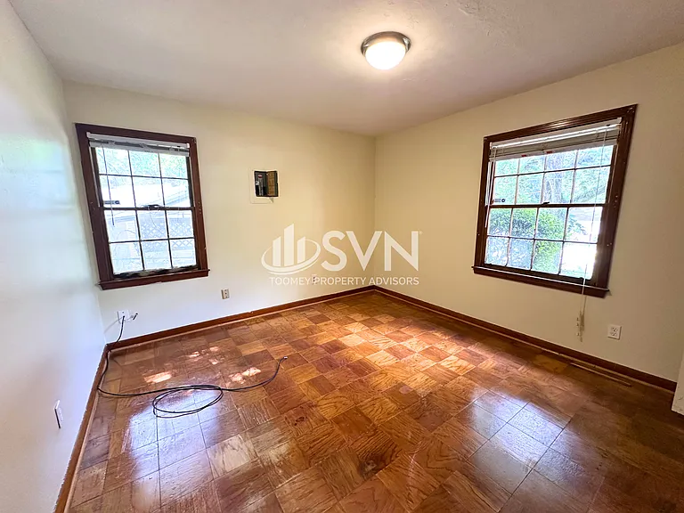 5452 Ardell Dr — Photo 9