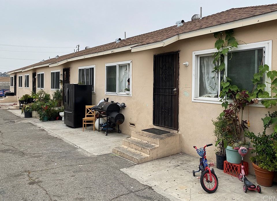 1st image of 10135 S Inglewood Ave