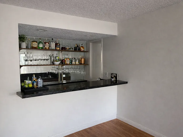 Lincoln Manor Apartments — Photo 7