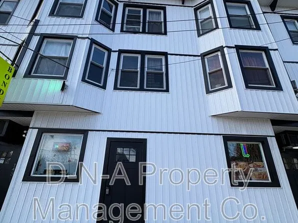 147 N 9th St APT 2, Stroudsburg, PA 18360