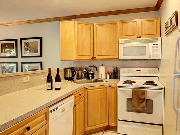 Range/Oven has been upgraded, new one is flat top for range