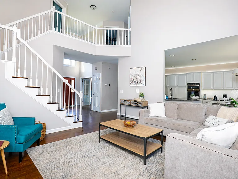 10315 Rougemont Ln — Photo 3