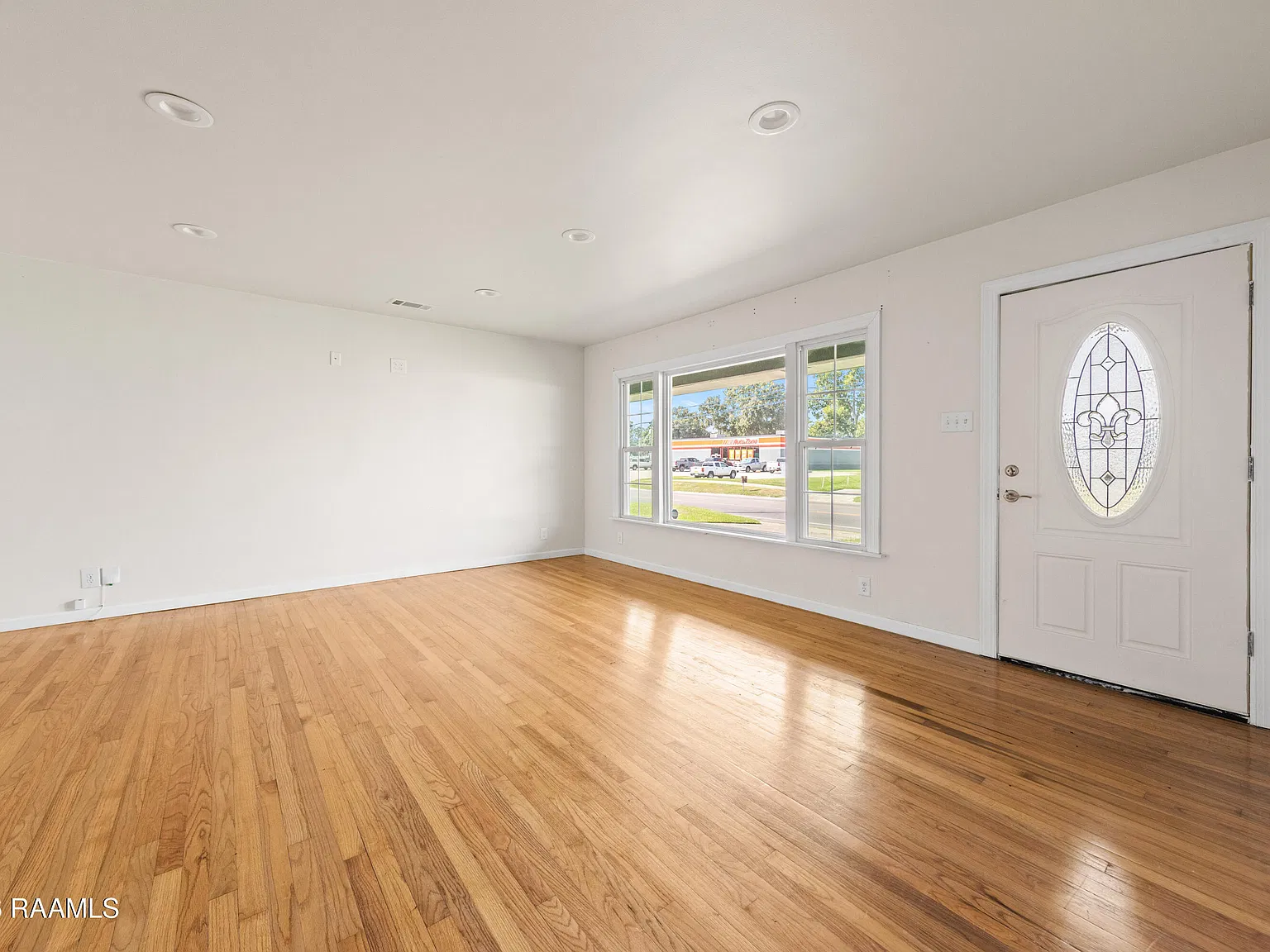 2 bed, 1377 sqft, $1,200 — Photo 2
