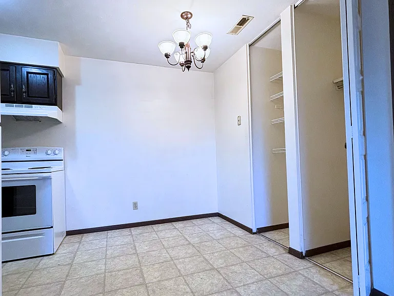 601 Oak Glen Dr #7 — Photo 3