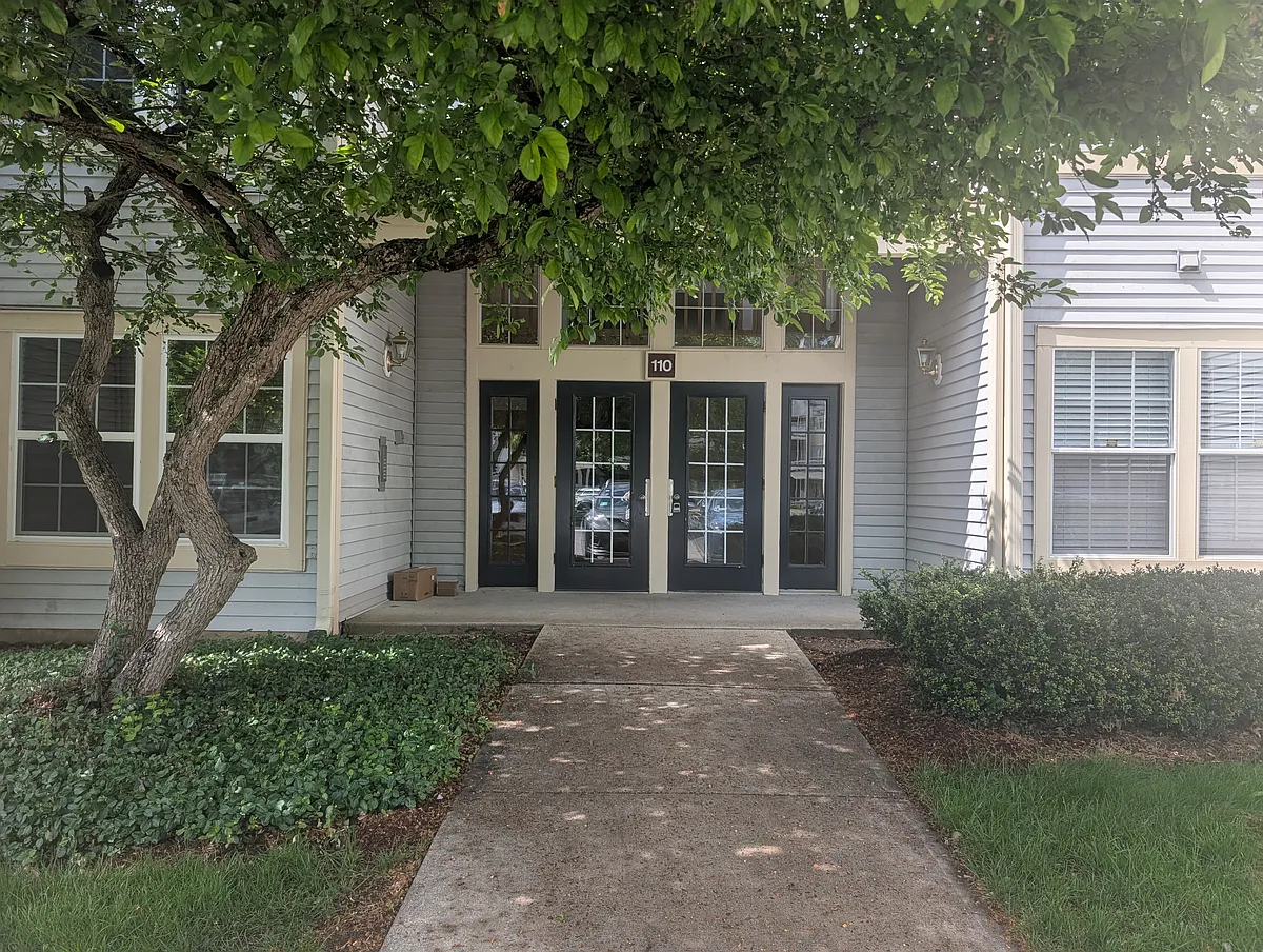 Building Photo - 110 Biscayne Ct #5