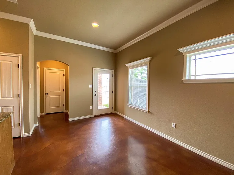 3037 Stallion Dr — Photo 4