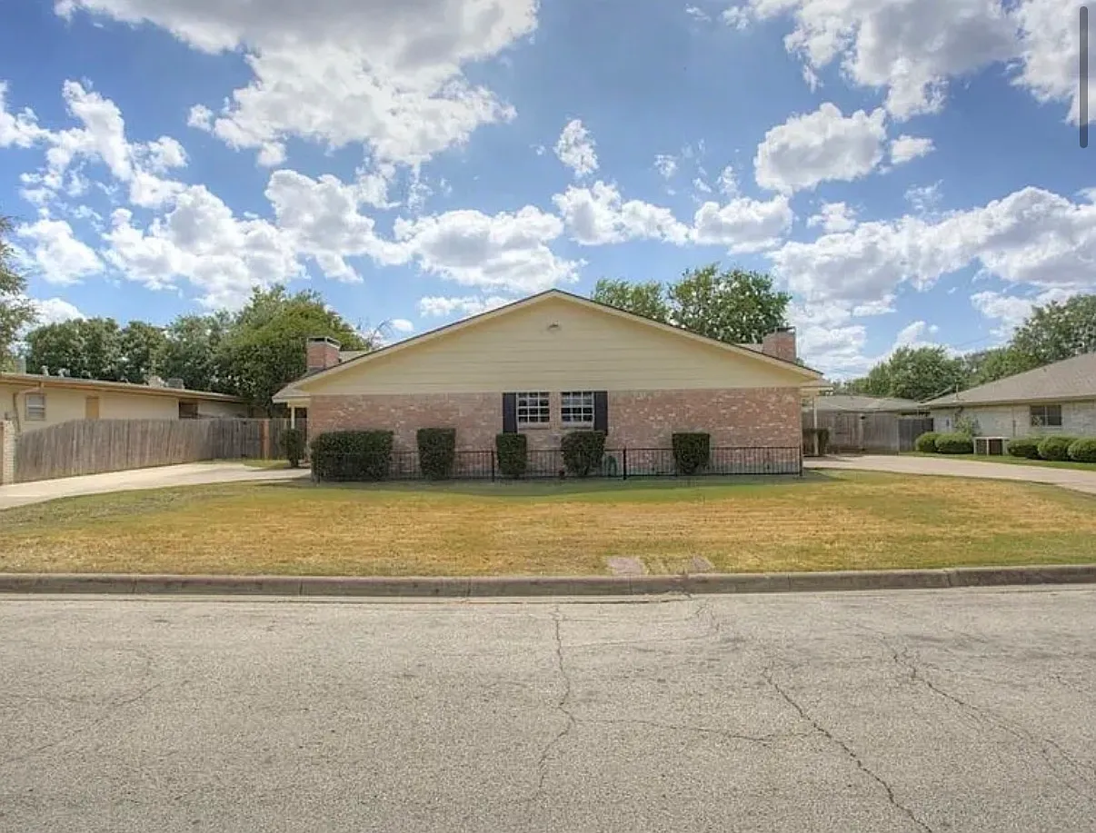 3 bed, 1508 sqft, $1,875 — Photo 1