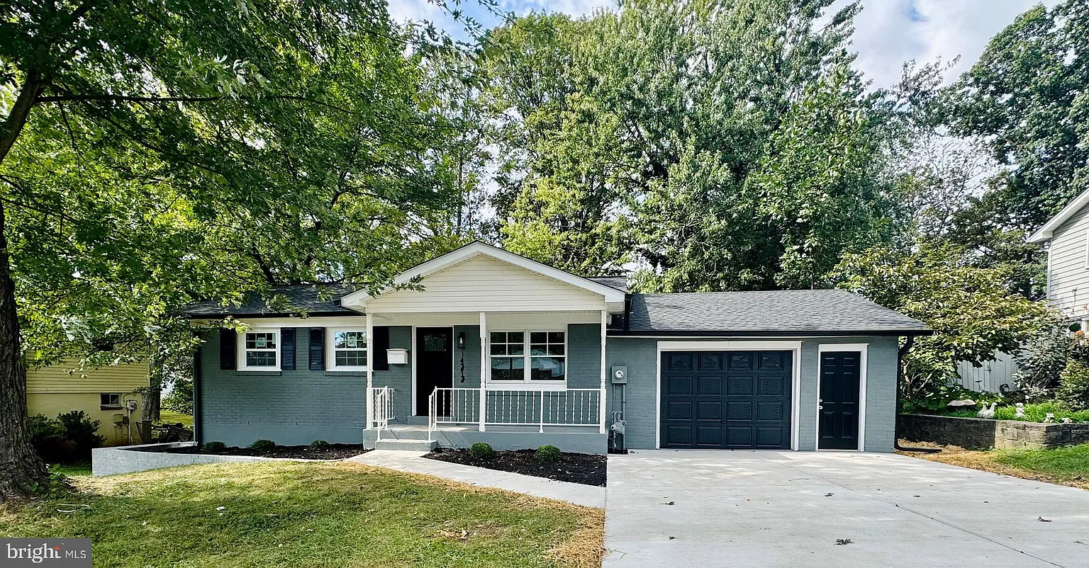 14212 Fallbrook Ln photo 1