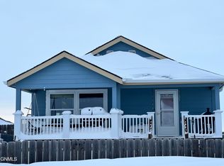 5625 Stoneview Ave, Williston, ND 58801