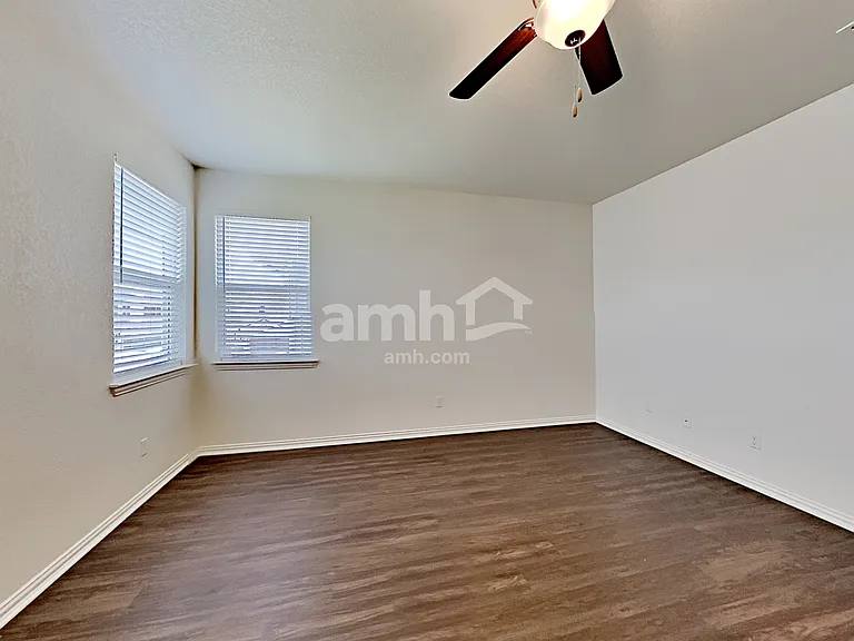 2733 Lillybrook Ln — Photo 9