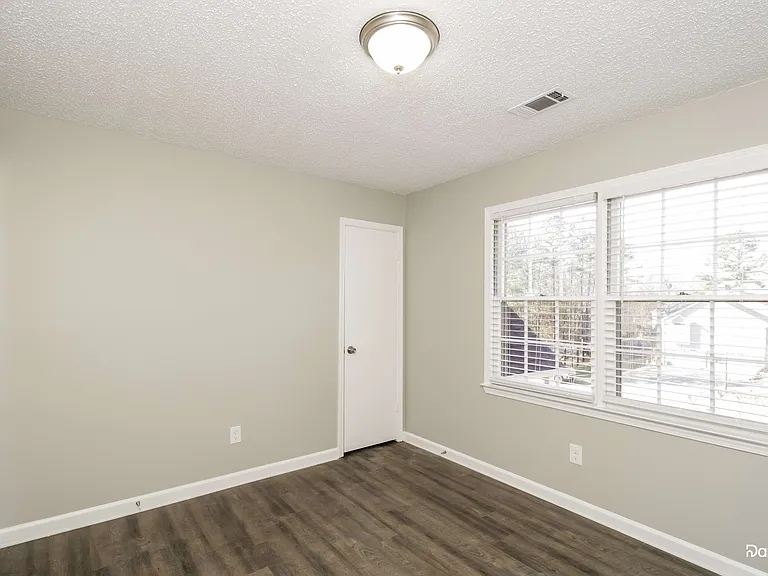 21 Bedford Ct — Photo 11