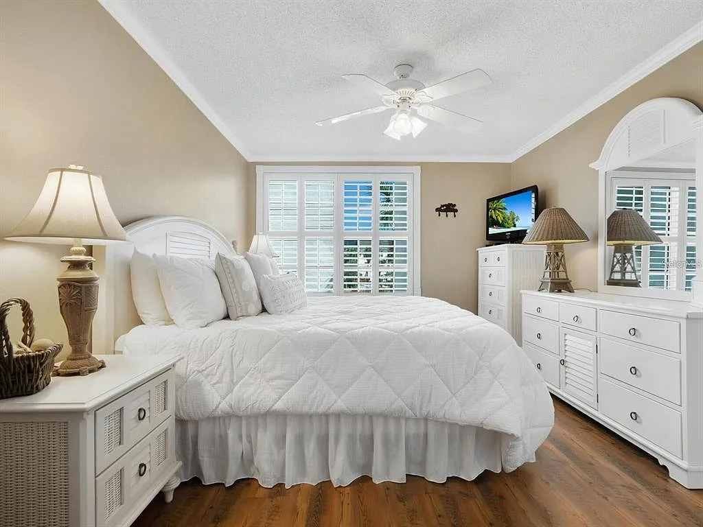 1 bed, 1.0 bath, 836 sqft, $3,200 — Photo 3