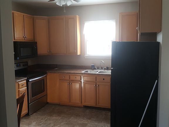 3rd image of 501 Park Ave