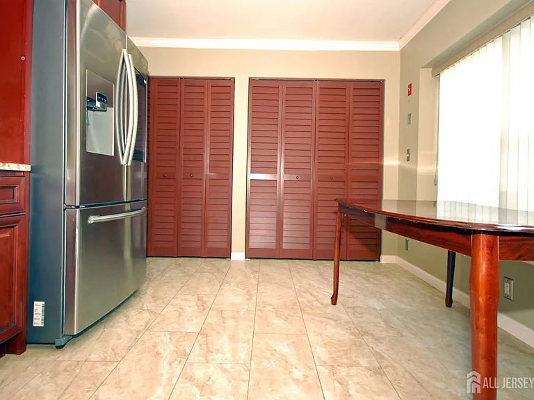 96 Brewster Cir — Photo 11