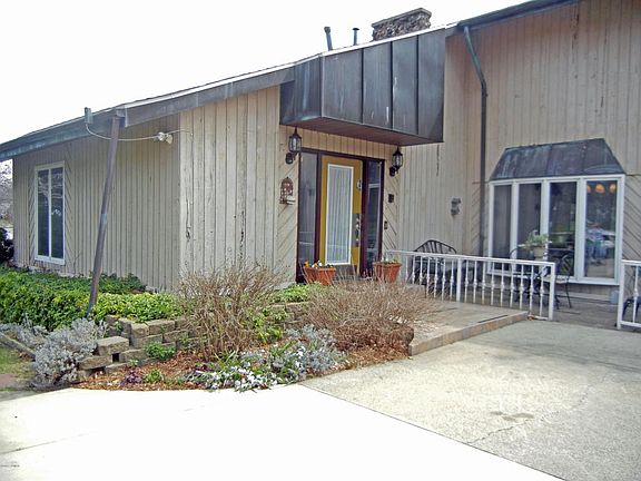 5th image of 375 Pine St