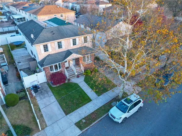 969 Armstrong Avenue image 2 of 34