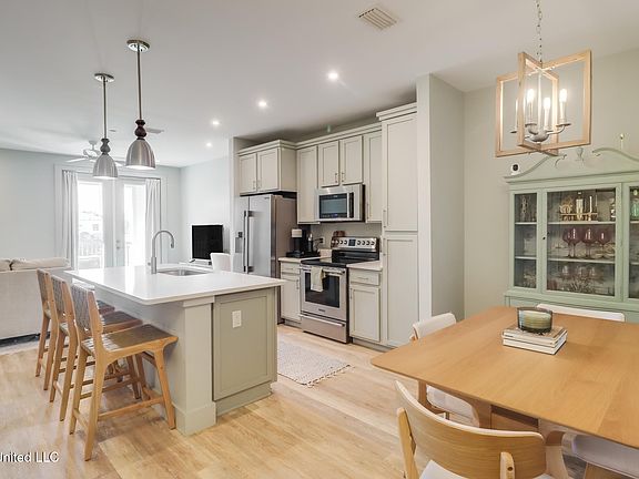 4th image of 2501 Bienville Blvd #124
