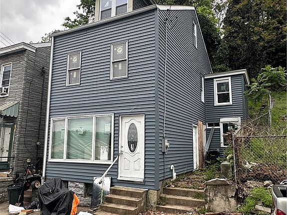 3rd image of 2114 Liedertafel Way