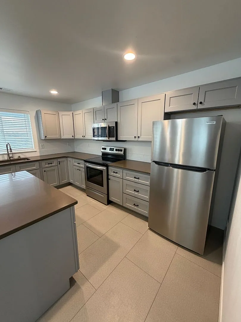 1805 W Marina Dr — Photo 4
