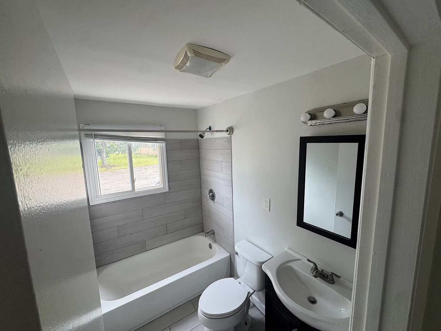 277 Park Rd — Photo 3