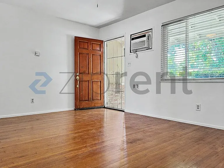4501 58th St — Photo 5
