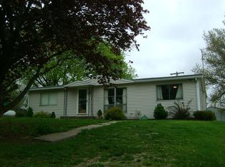 427 Lincoln St, Nehawka, NE 68413