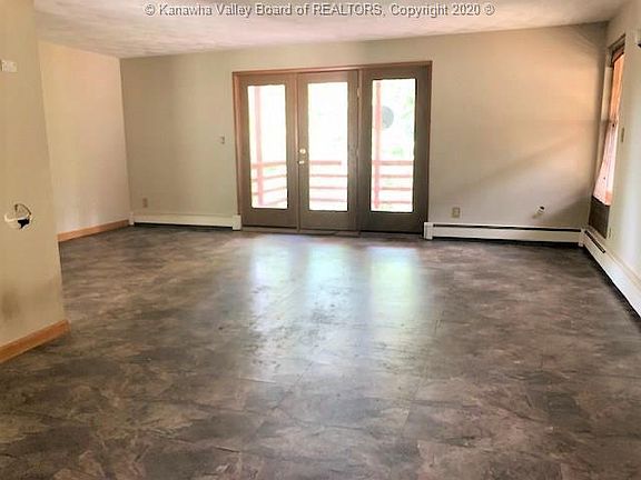 4th image of 1208 Crown Dr