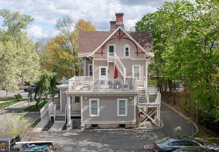 331 Main St — Photo 12