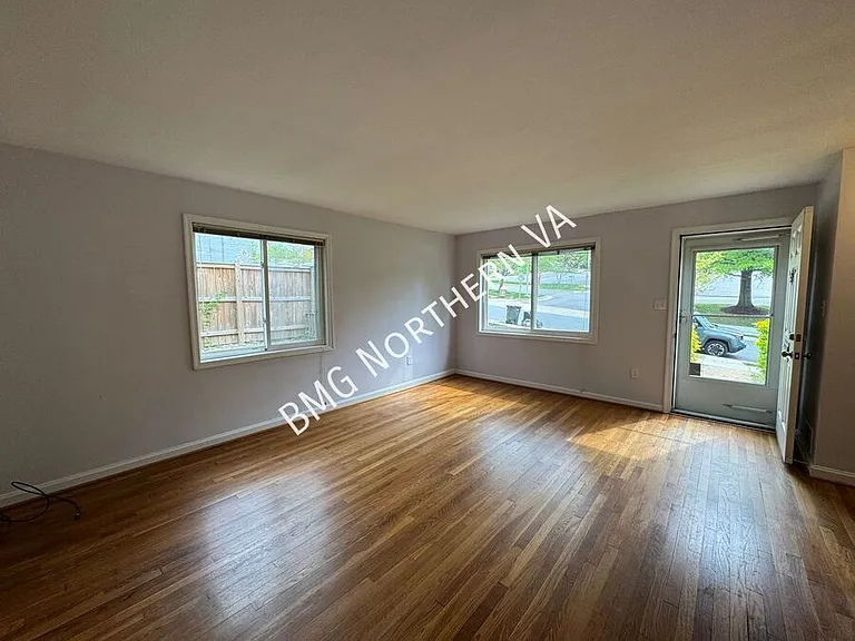 130 Cambridge Rd — Photo 12