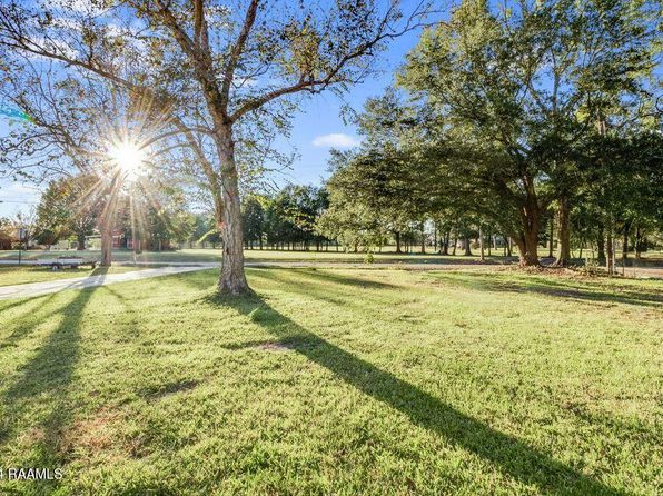1120 Mardi Gras Rd, Carencro, LA 70520
