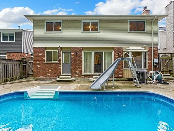 2nd image of 31 Pinewarbler Dr