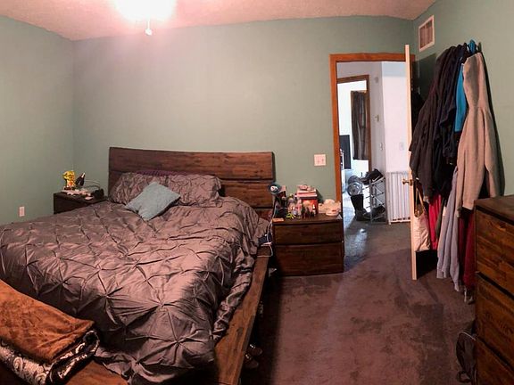 3rd image of 106 Walker Dr